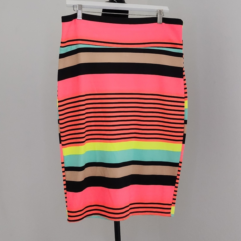 Ultra Flirt stretchy pencil skirt